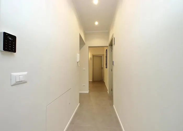 Youcomehere - Montebello 4* רומא
